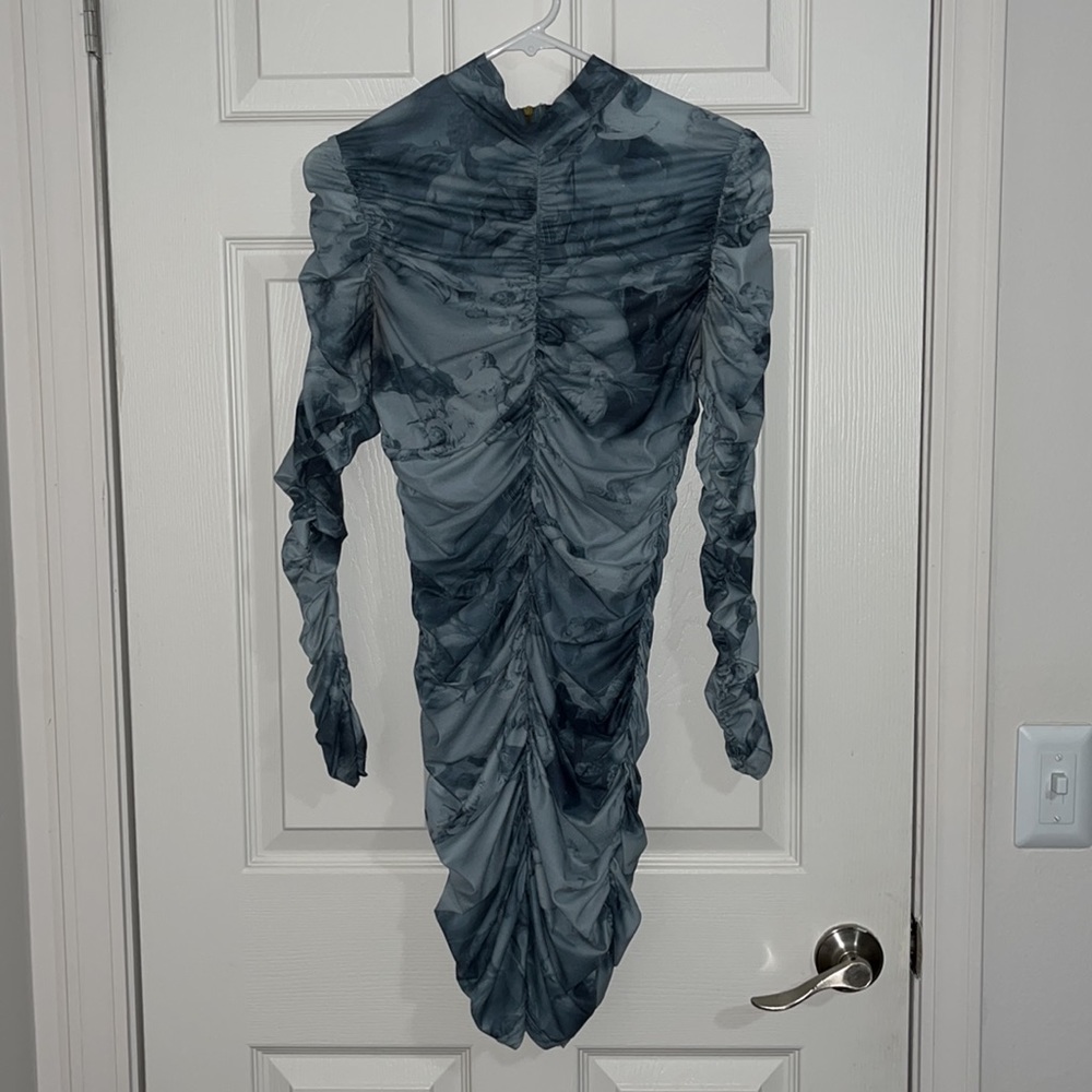 FOREVER 21 Blue grey long sleeve fitted dress with baby angels